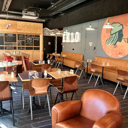 Eklo Cartoucherie Zenith מלון 3*