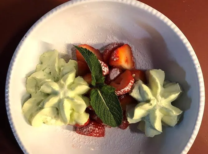 Отель Eklo Cartoucherie Zenith