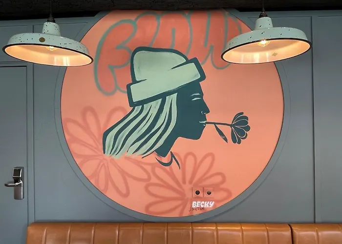 Отель Eklo Cartoucherie Zenith