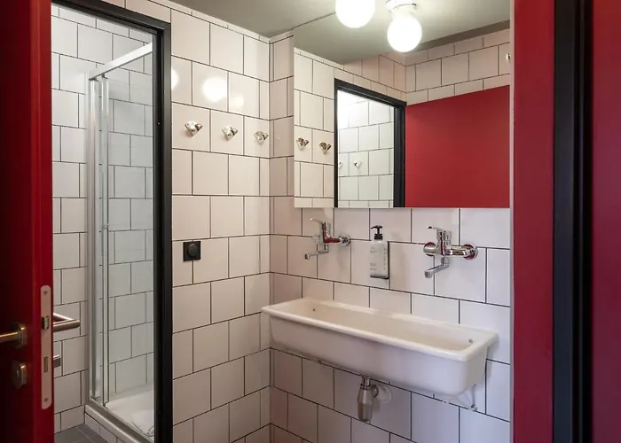 Eklo Cartoucherie Zenith Отель 3*